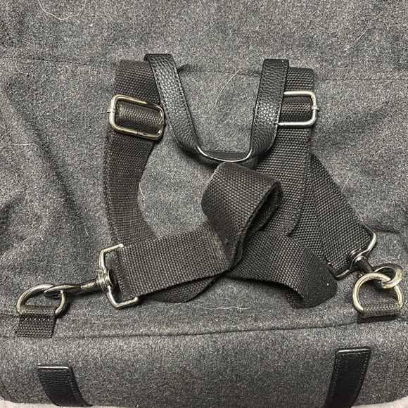 POTTERY BARN GRAY ESSEX FELT MESSENGER BACKPACK BAG - Picture 6 of 12